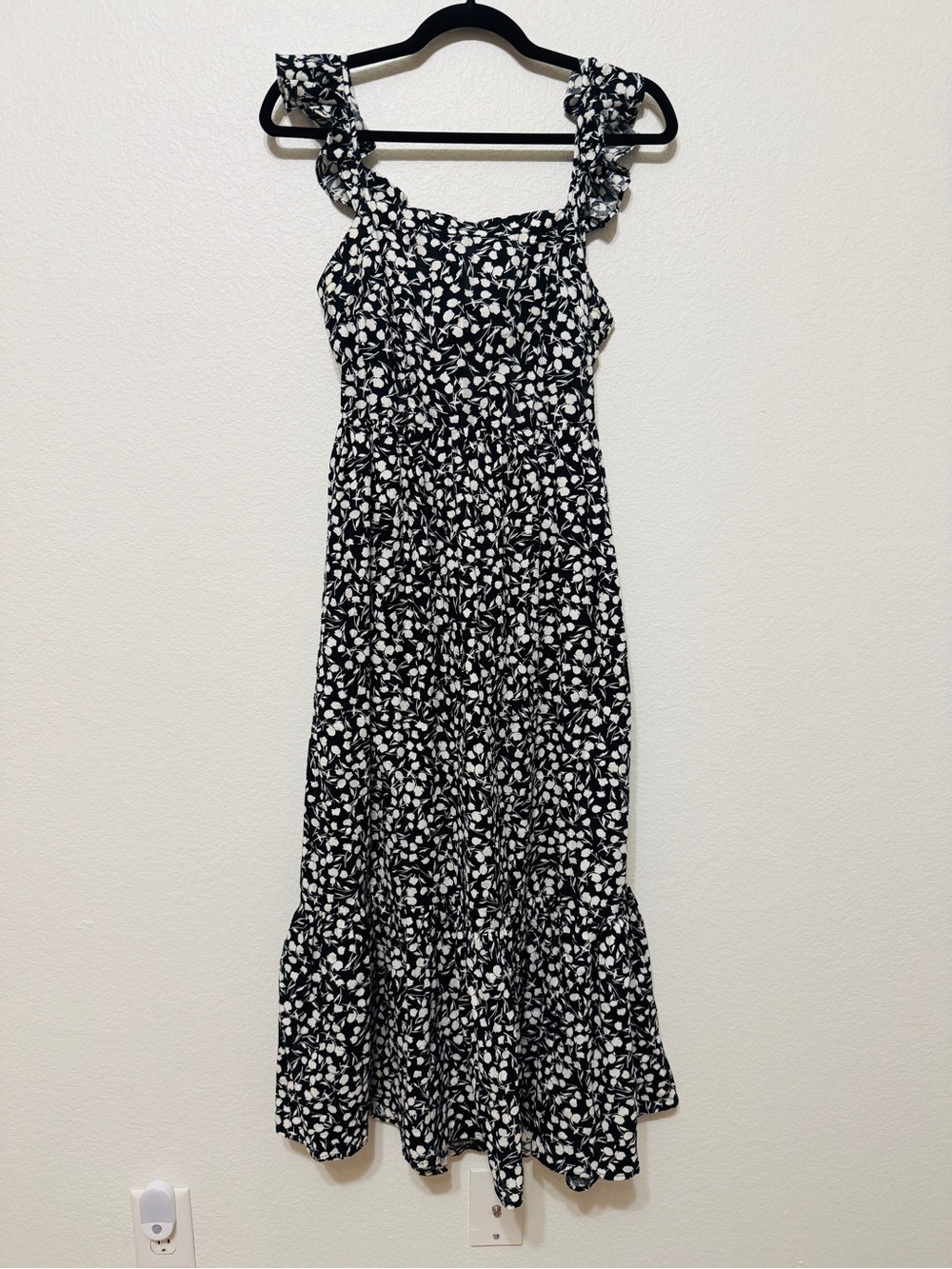 RIXO| EUC Black Floral Ruffle Strap Open back cottage core midi dress size 2